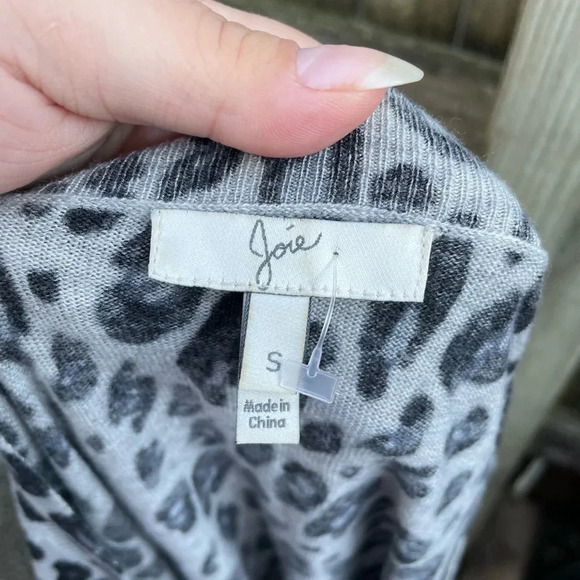 JOIE CHYANNE LEOPARD PRINT CASHMERE V-NECK SWEATER - Picture 3 of 4